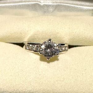 Vintage Avon engagement cubic zirconia sterling silver ring size 6